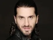Simón León
