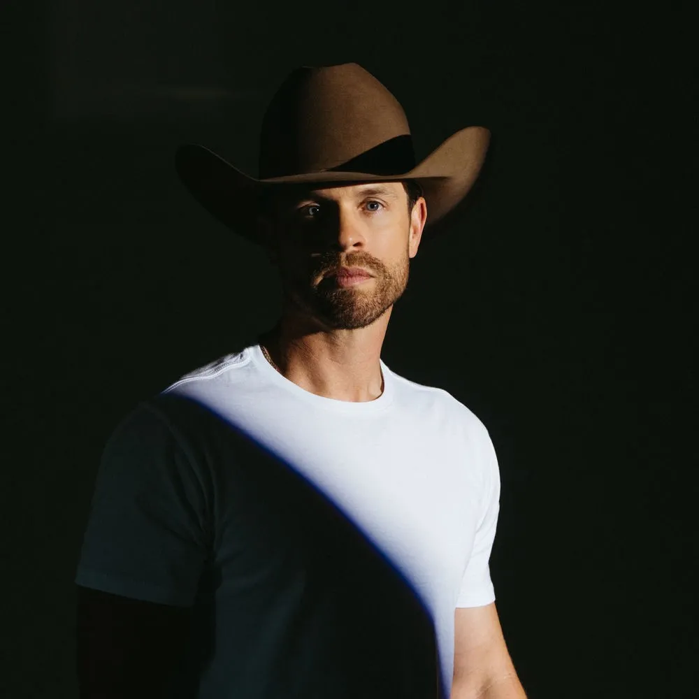 Dustin Lynch